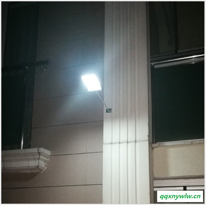 博睿欣LED照明灯太阳能道钉灯 道钉灯 LED太阳能灯 太阳能庭院壁灯 LED方形篱笆灯 户外太阳能装饰灯 太阳能壁灯图6