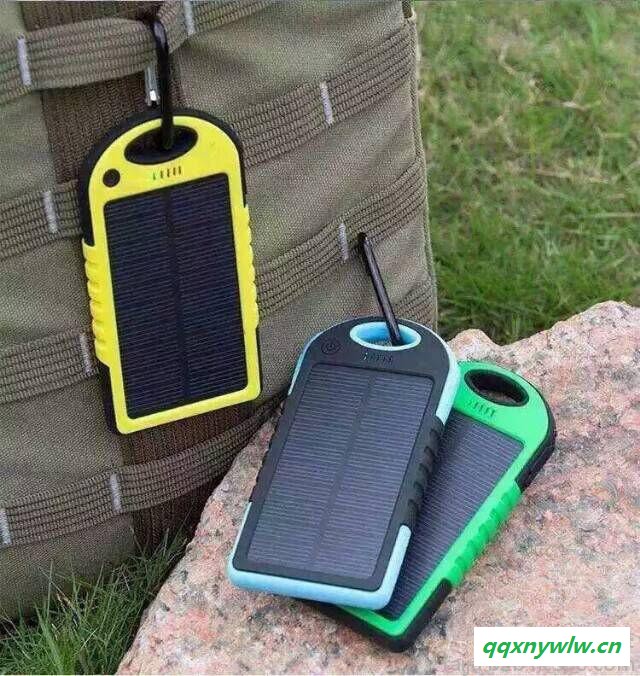 户外手机充电器 应急太阳能充电器 礼品订制 防水大容量充电器