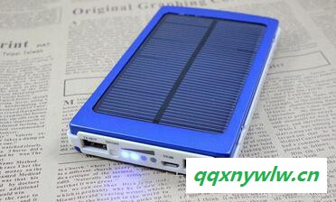 10000mAh太阳能移动电源 通用型太阳能充电宝 **图2