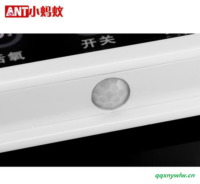 新款智能 太阳能车载空气净化器 带人体感应 可手机无线充电图3